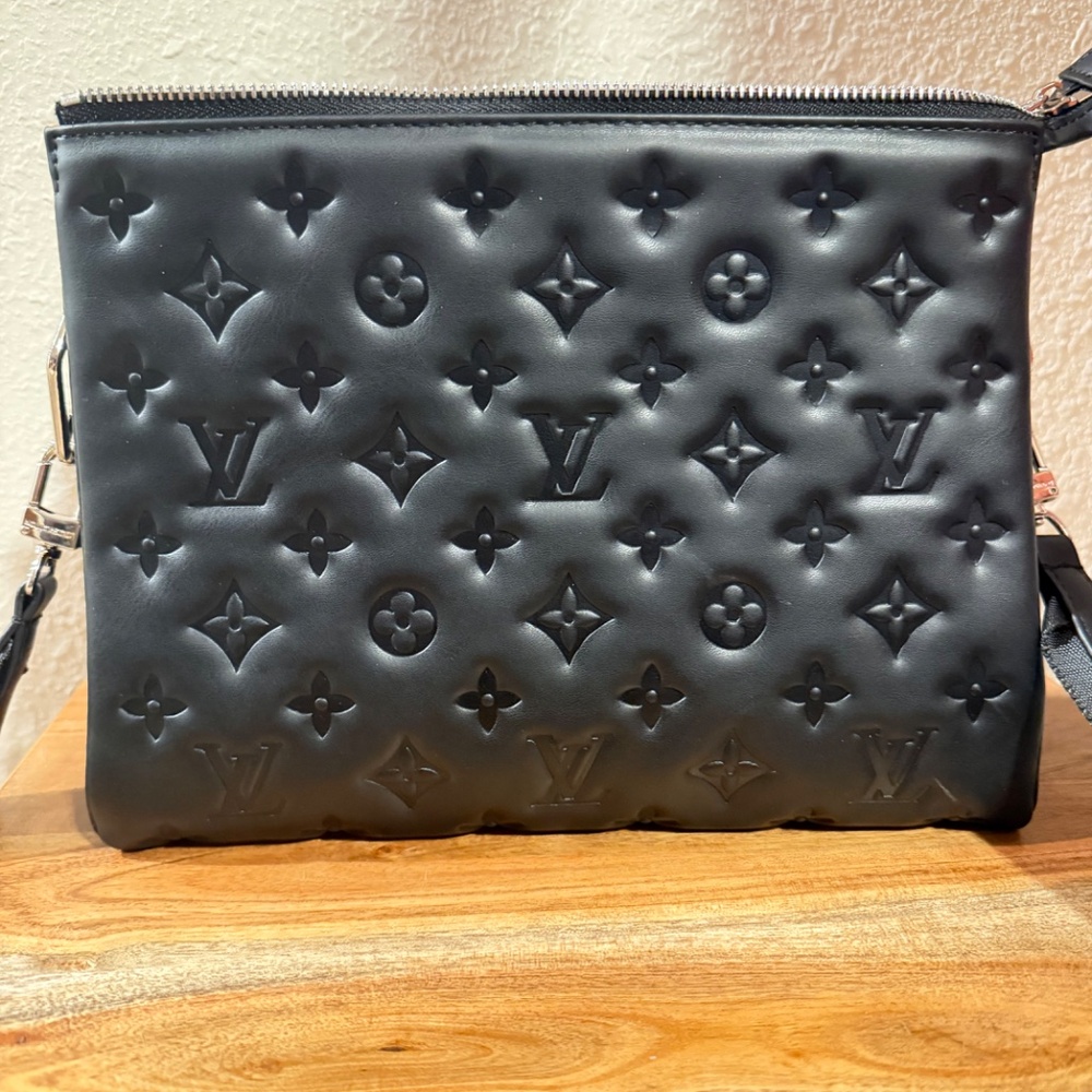 Black Leather Crossbody/Shoulder Bag, Never Used - Picture 9 of 13